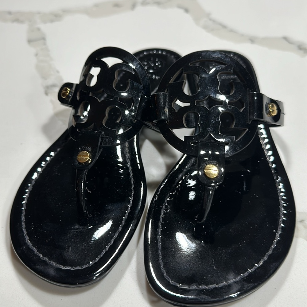 Tory Burch 6 1/2 hot leather sandal
